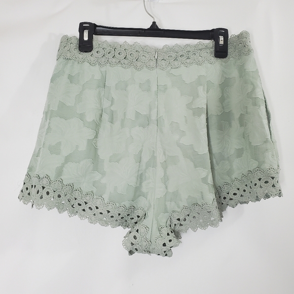Luxxel Sage Green Short Set - Picture 12 of 16